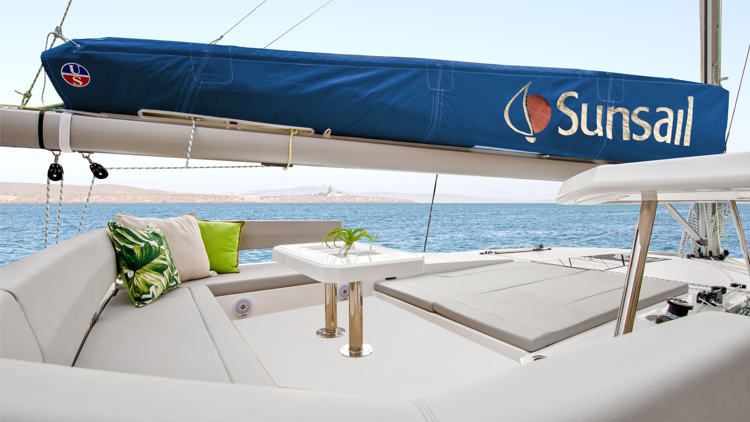sunsail-45l-catamaran-flybridge-2400x1350-web.-1